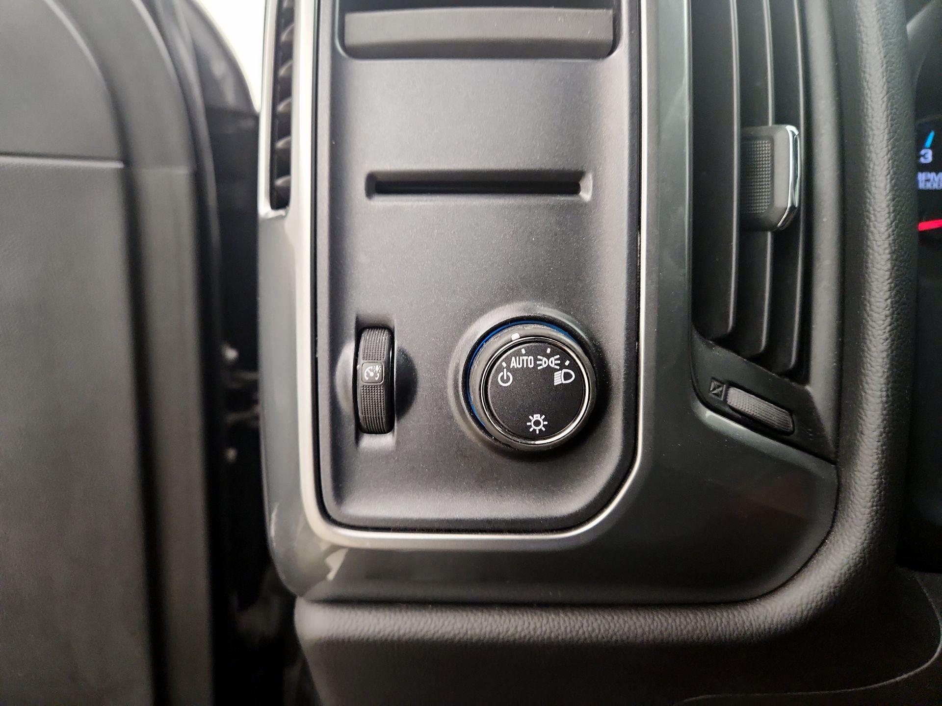 Thumbnail: 2015 Chevrolet Silverado 1500 - 13