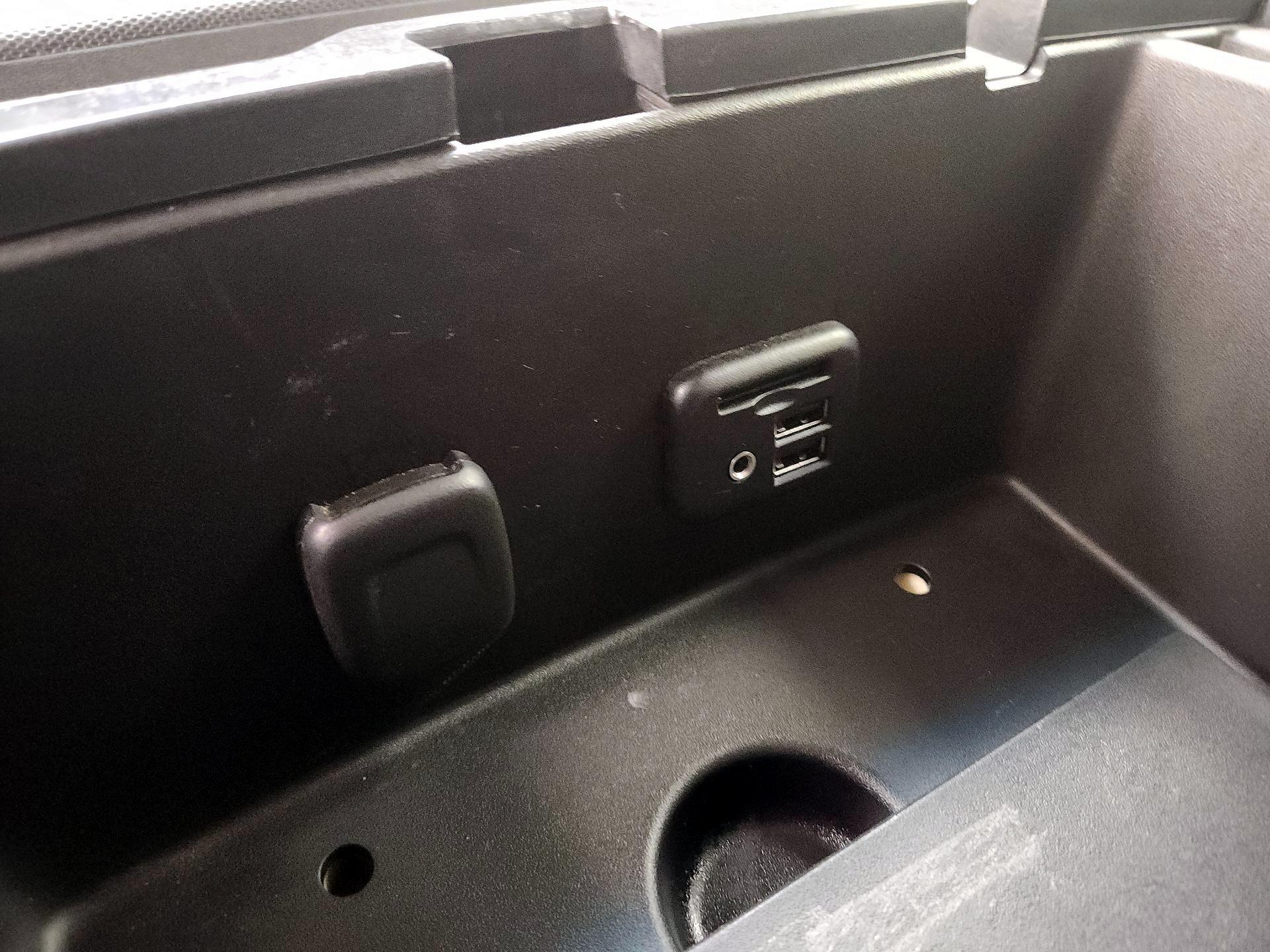 Thumbnail: 2015 Chevrolet Silverado 1500 - 17