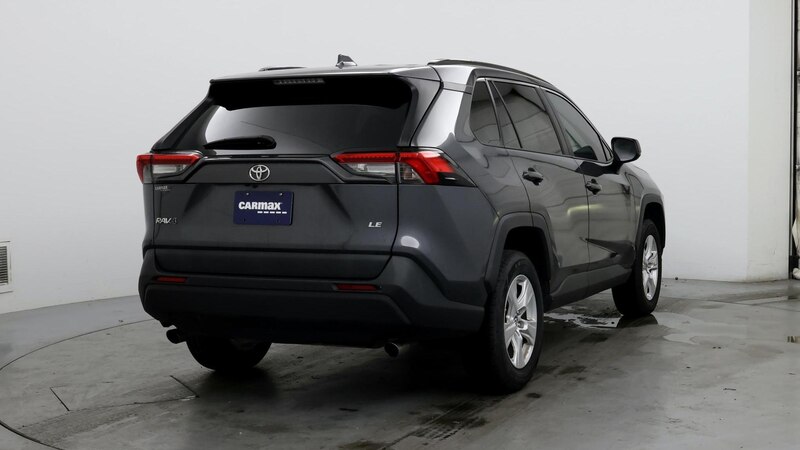 2019 Toyota RAV4 LE 8