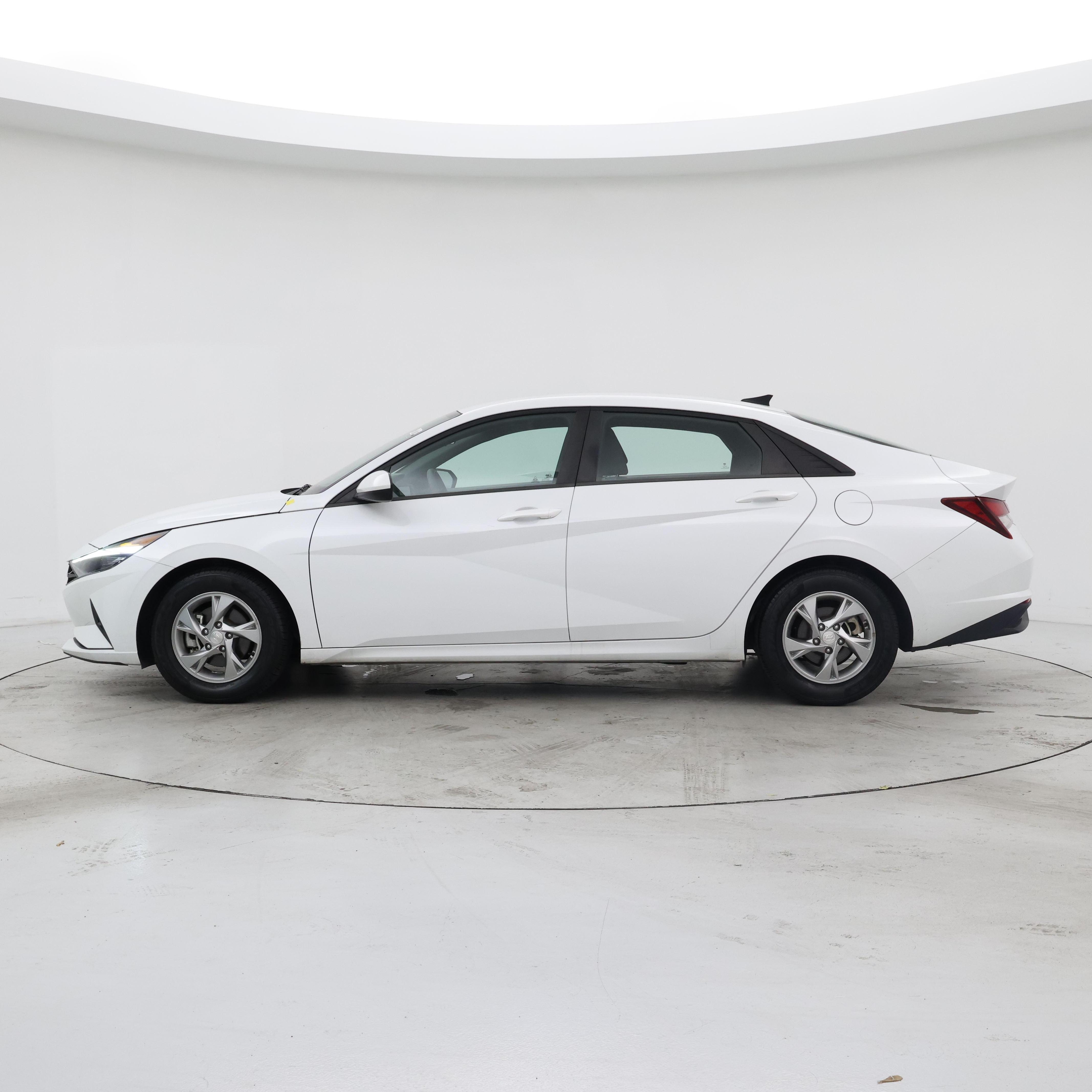 Thumbnail: 2022 Hyundai Elantra - 3