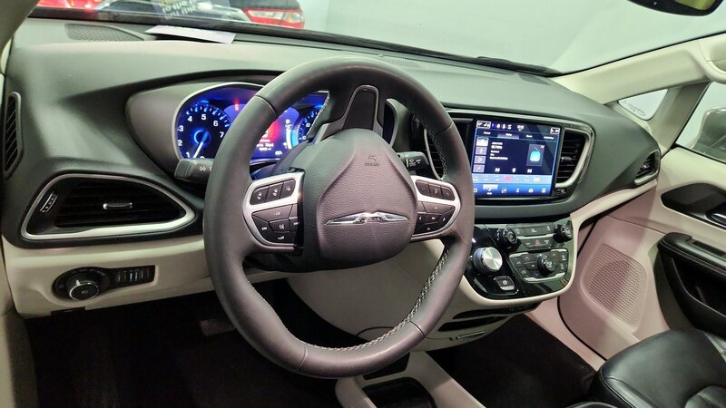 2022 Chrysler Pacifica Touring L 9