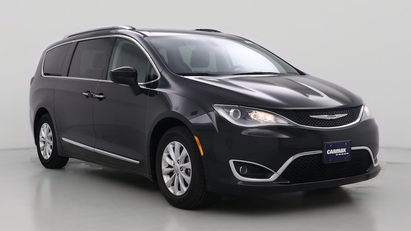 2019 Chrysler Pacifica Touring L Hero Image