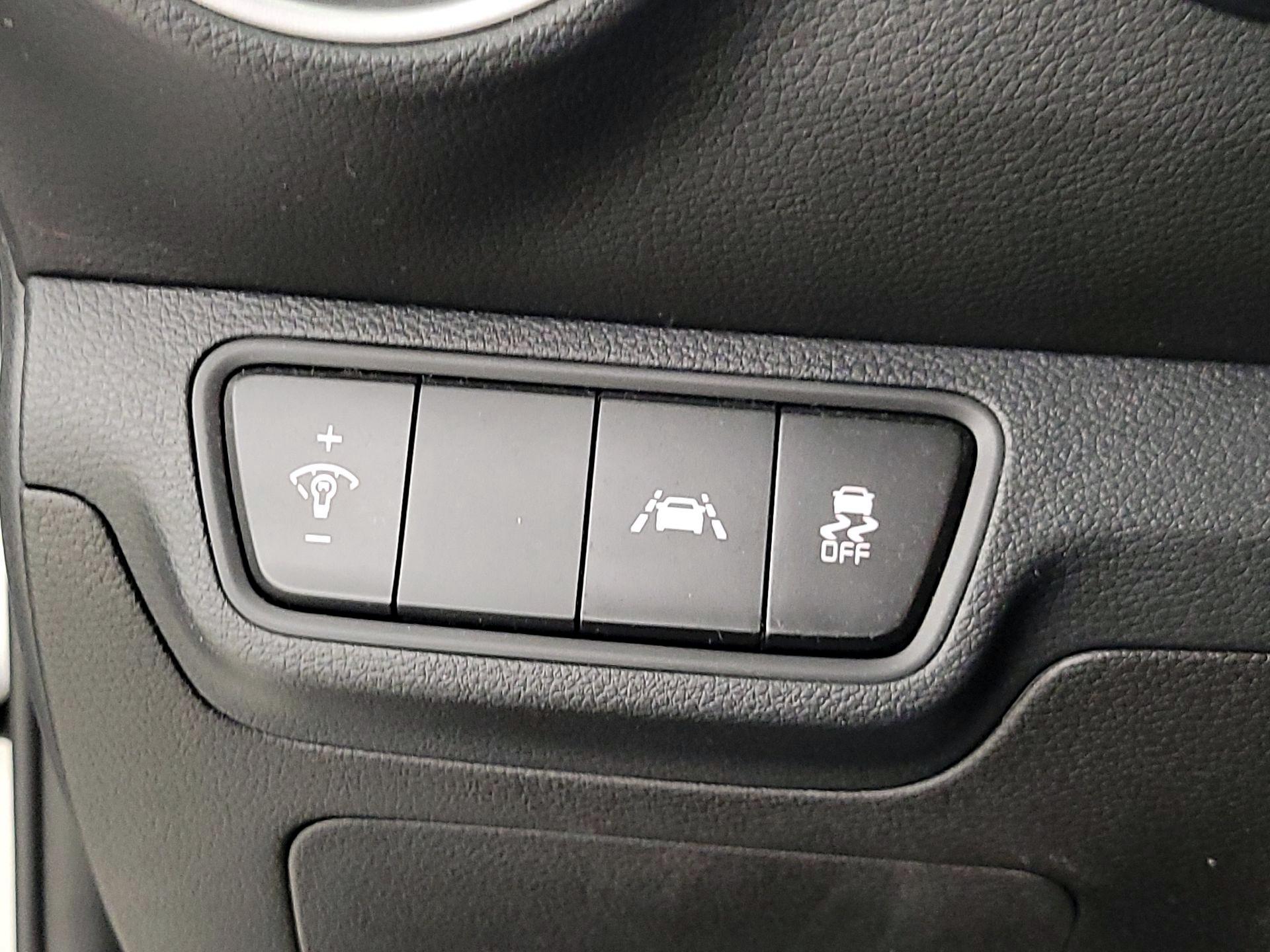 Thumbnail: 2021 Kia Forte - 13