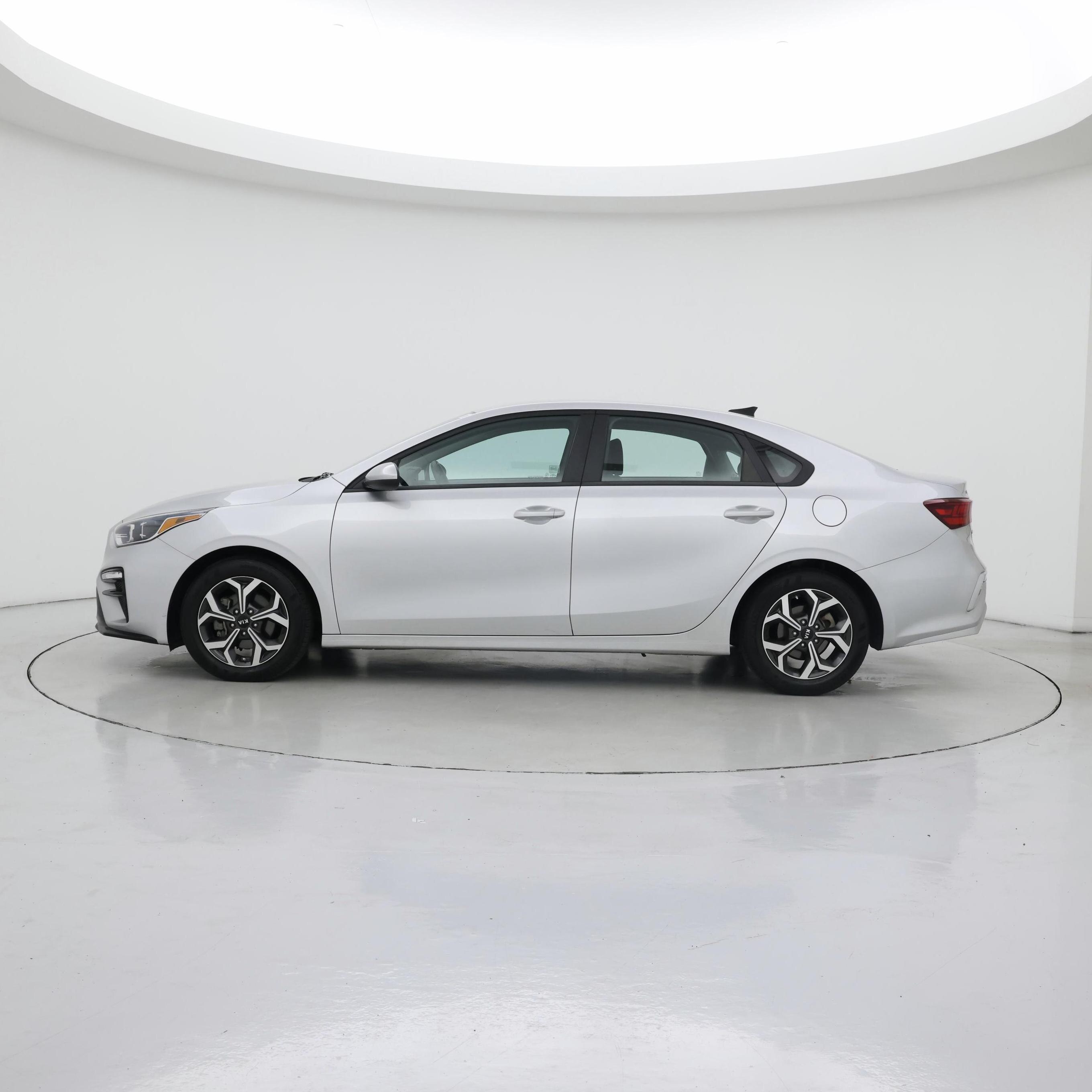 Thumbnail: 2021 Kia Forte - 3