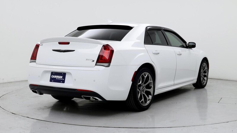 2018 Chrysler 300 S 8