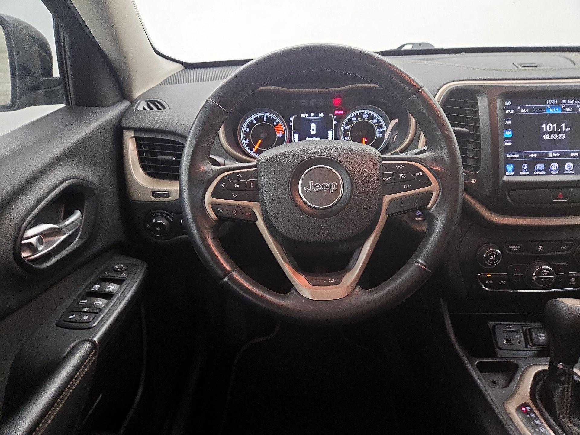 Thumbnail: 2016 Jeep Cherokee - 10