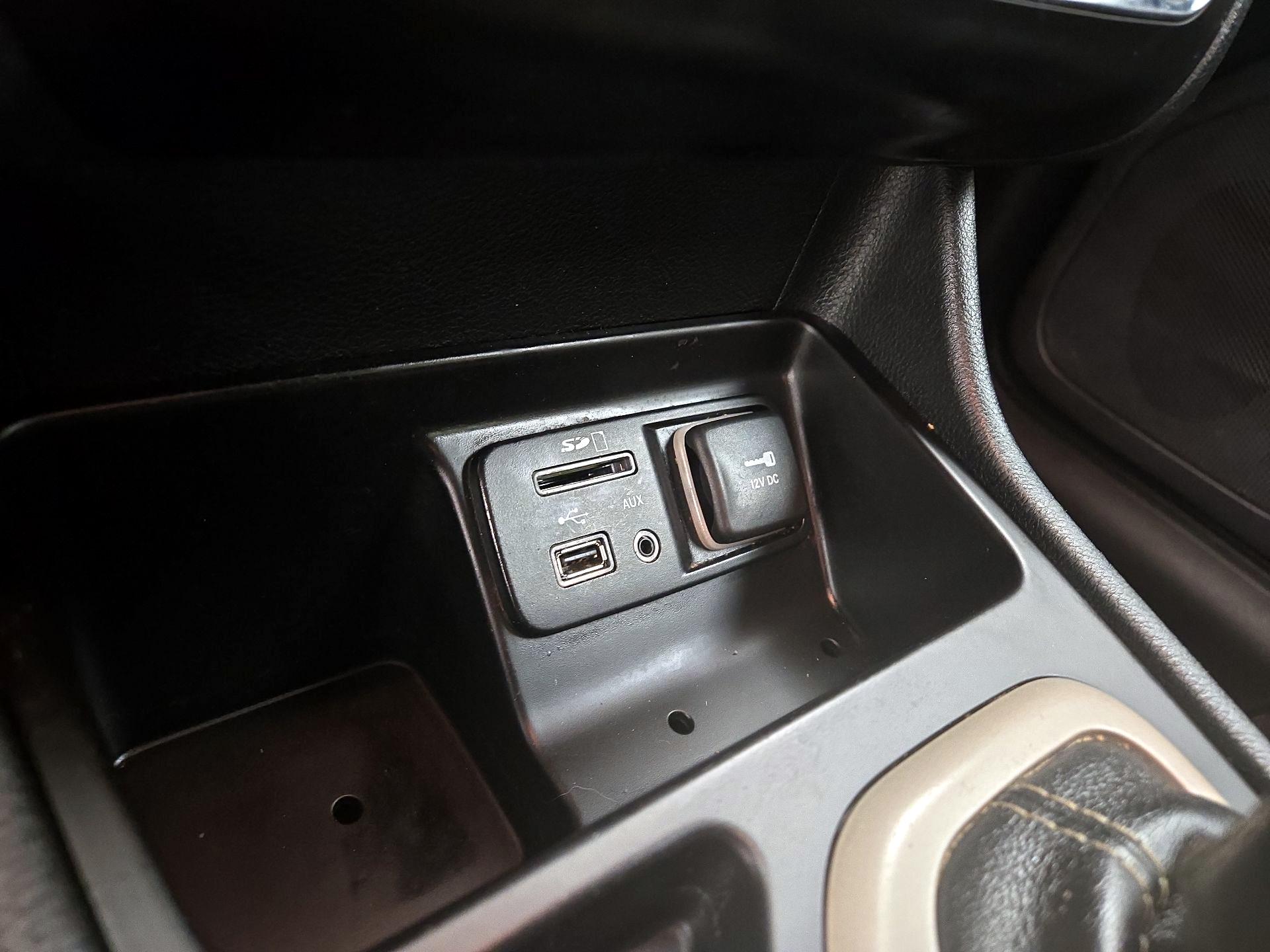 Thumbnail: 2016 Jeep Cherokee - 18