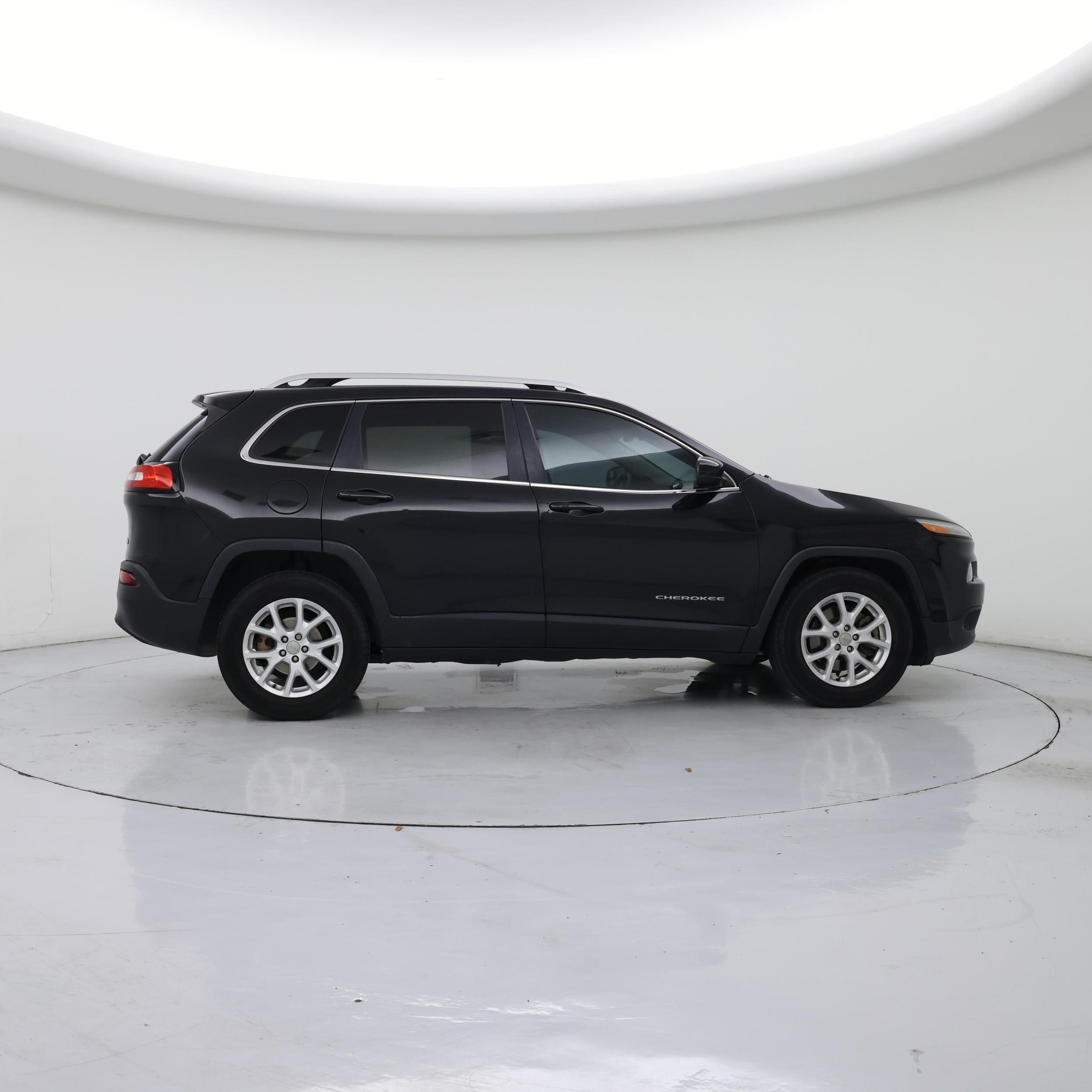 Thumbnail: 2016 Jeep Cherokee - 7