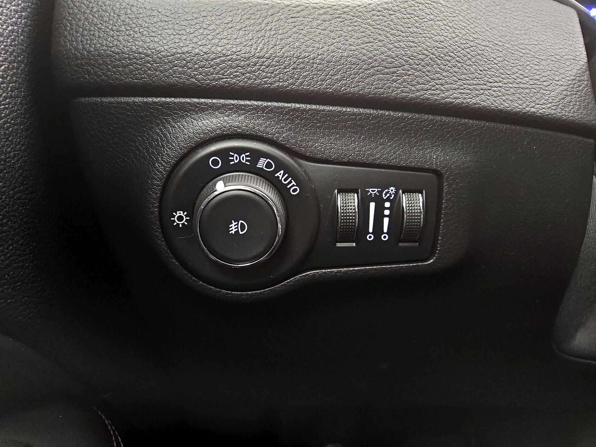 Thumbnail: 2019 Jeep Compass - 13