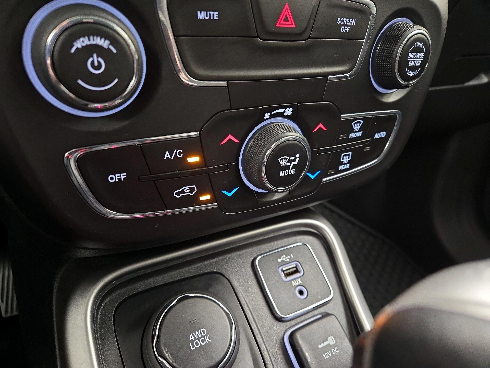 Thumbnail: 2019 Jeep Compass - 16