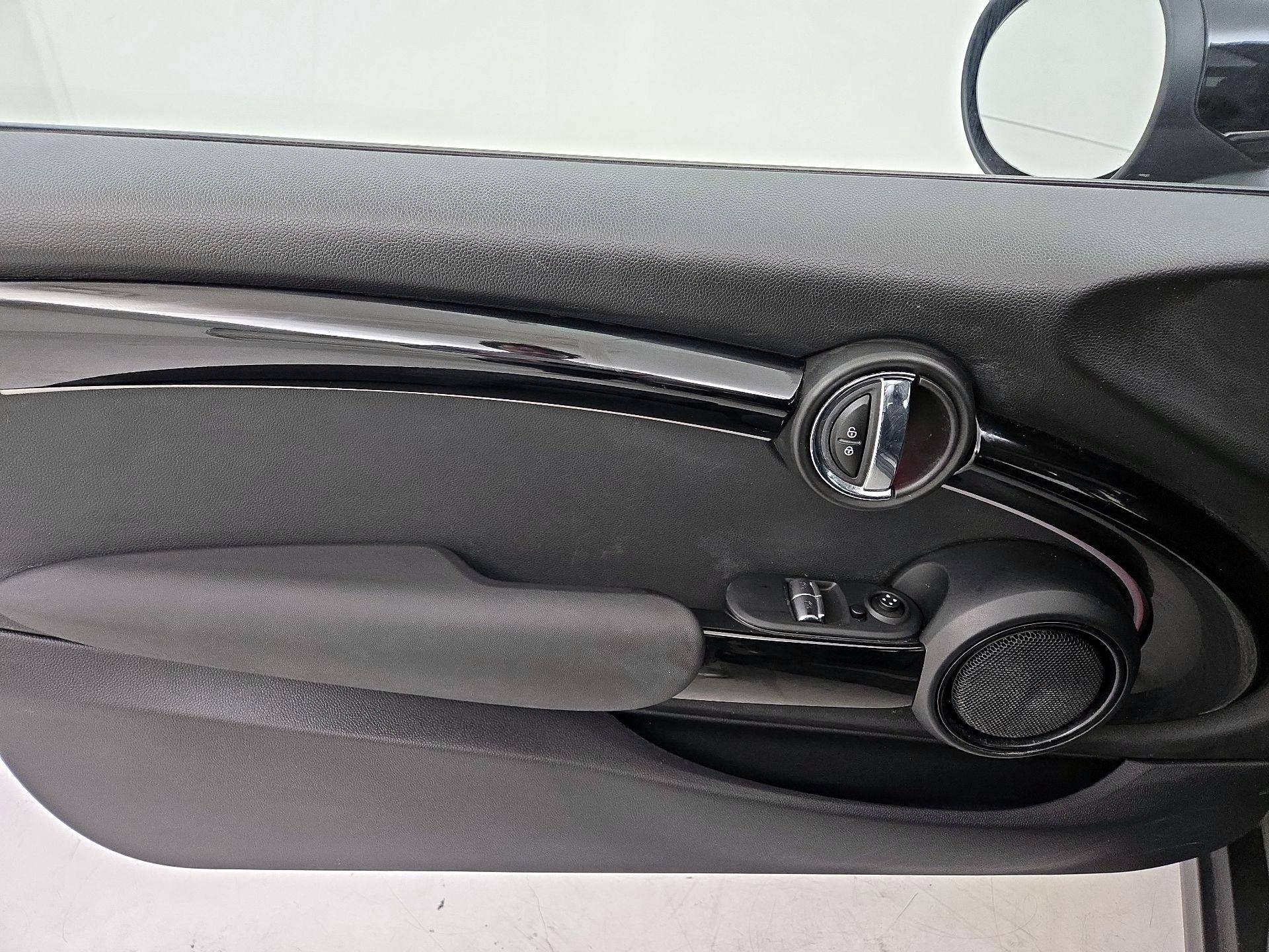 Thumbnail: 2022 MINI Cooper Hardtop - 11