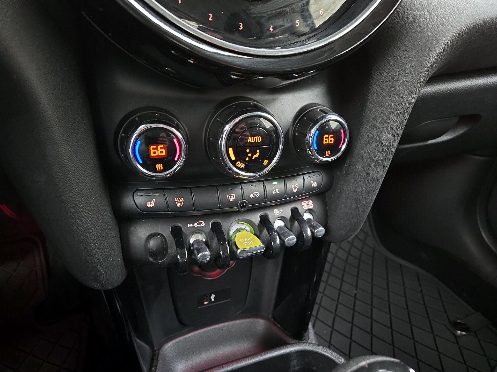 Thumbnail: 2022 MINI Cooper Hardtop - 16