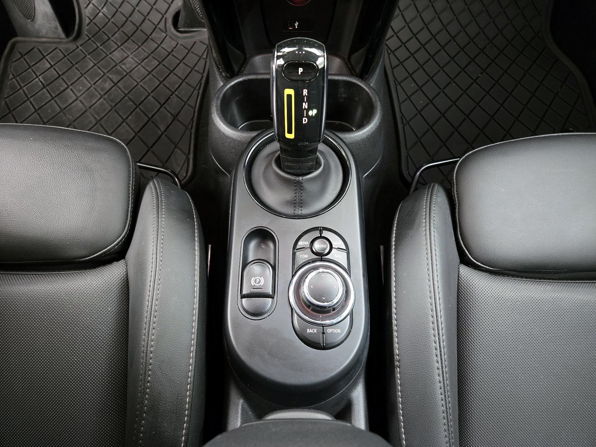 Thumbnail: 2022 MINI Cooper Hardtop - 17