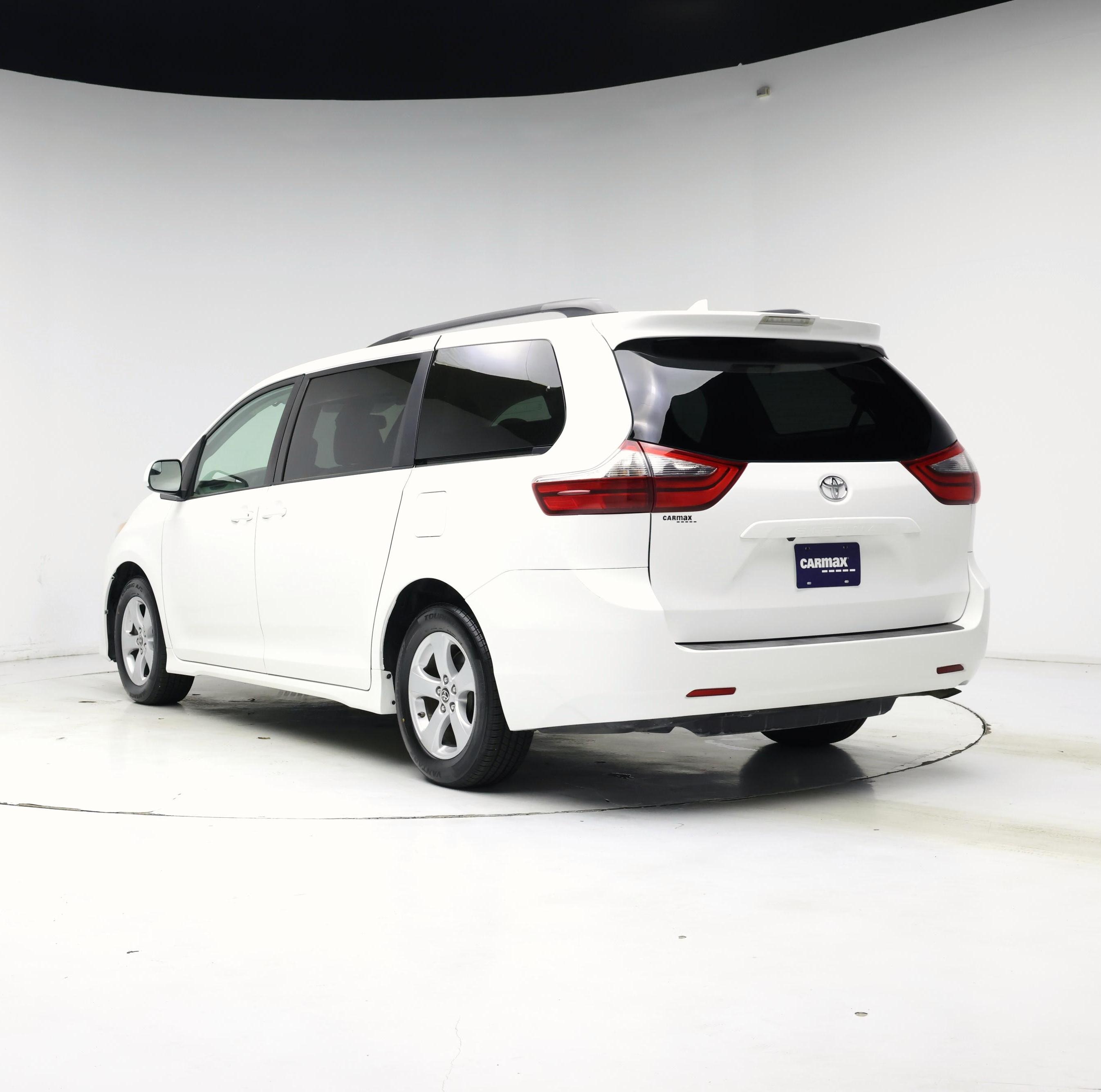 Thumbnail: 2020 Toyota Sienna - 2