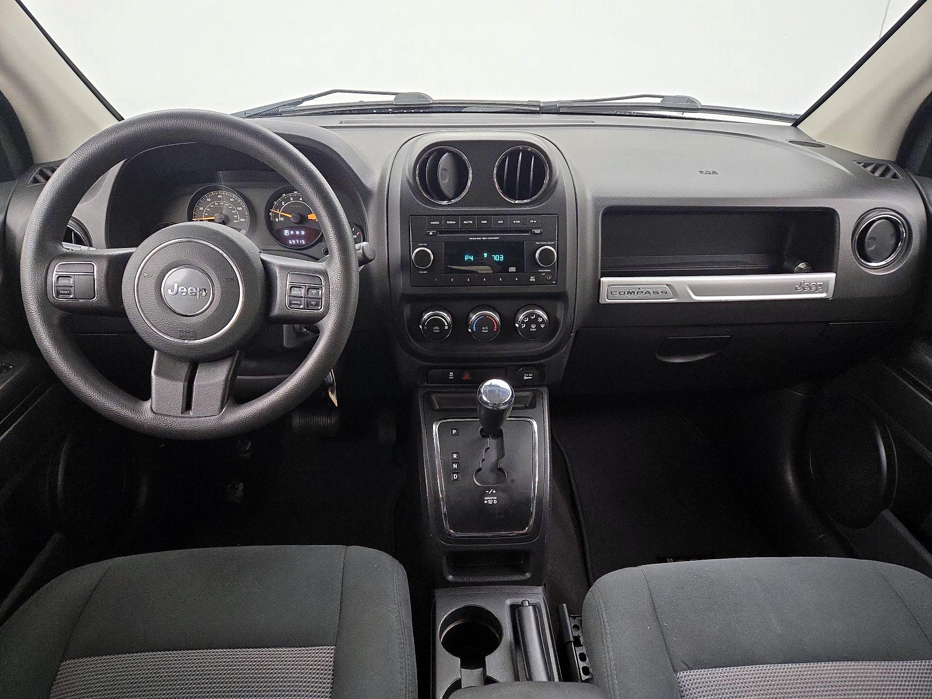 Thumbnail: 2015 Jeep Compass - 9