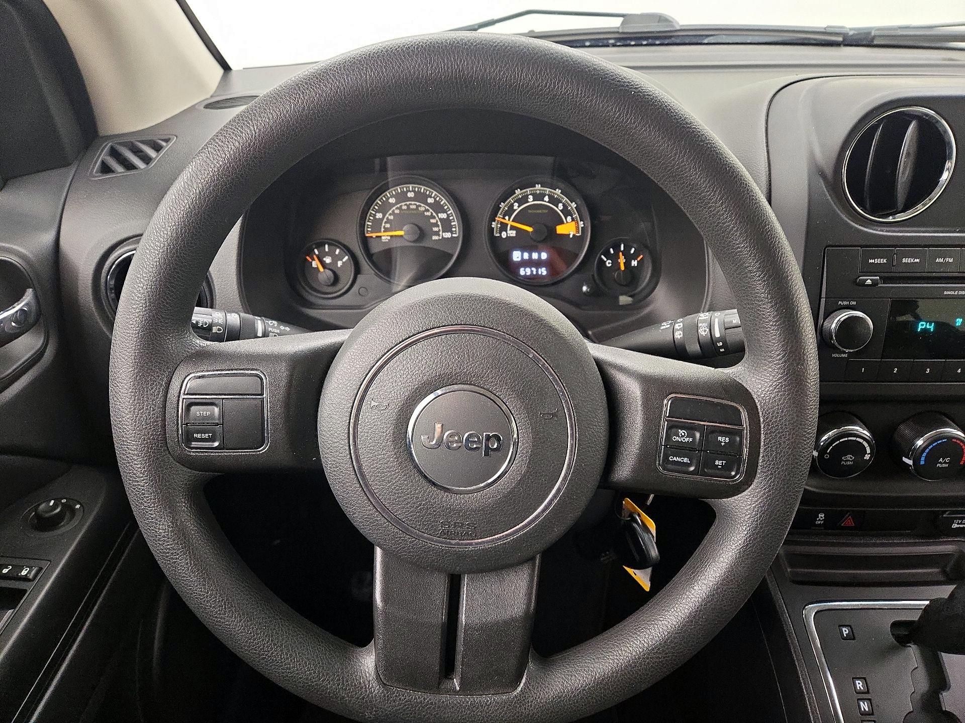 Thumbnail: 2015 Jeep Compass - 10