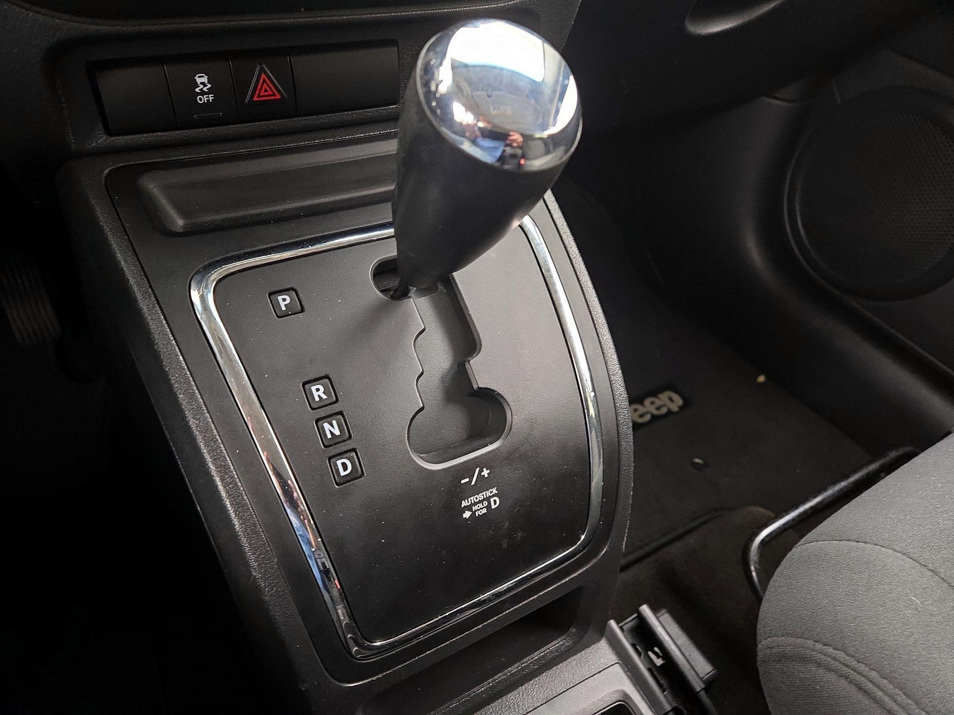 Thumbnail: 2015 Jeep Compass - 15