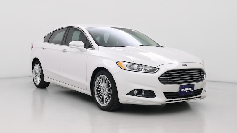 2016 Ford Fusion SE Hero Image