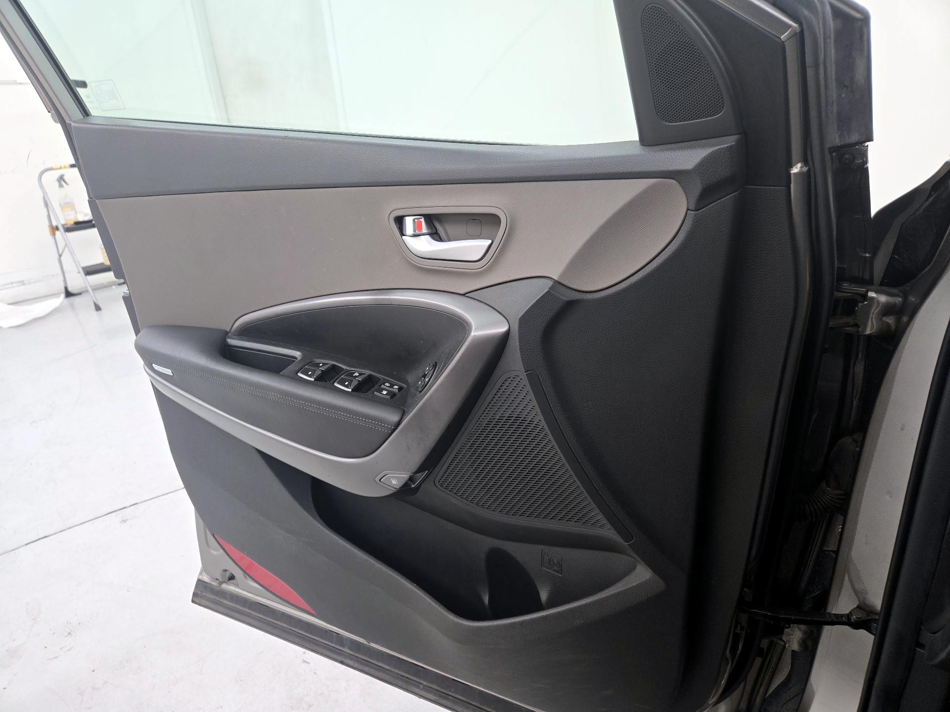 Thumbnail: 2013 Hyundai Santa Fe - 12