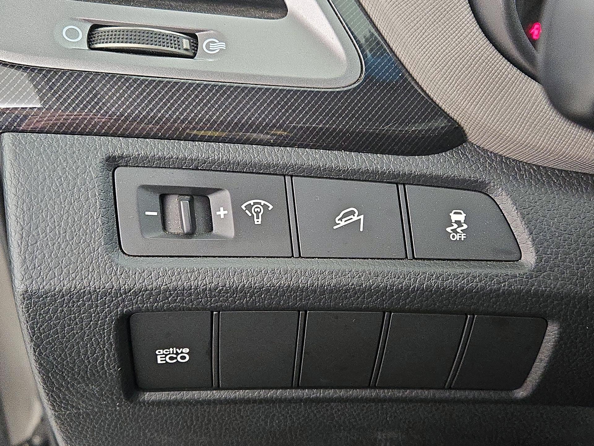 Thumbnail: 2013 Hyundai Santa Fe - 13