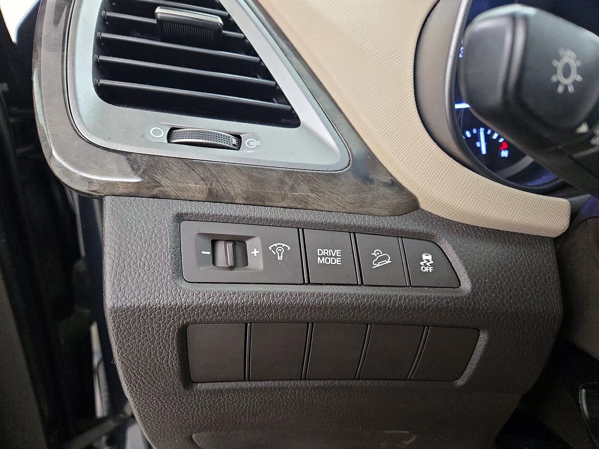 Thumbnail: 2018 Hyundai Santa Fe - 13