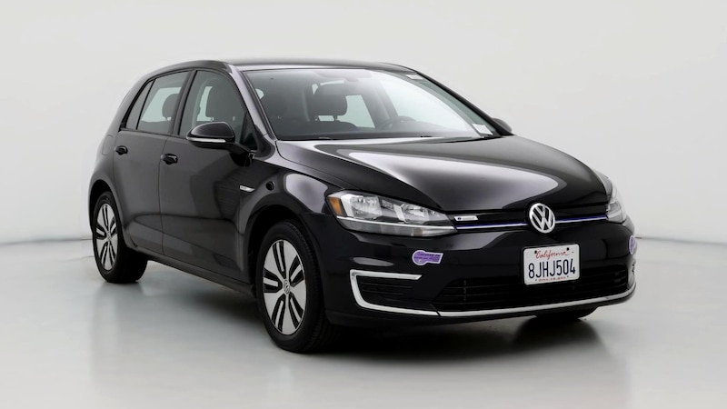 2019 Volkswagen Golf SE Hero Image