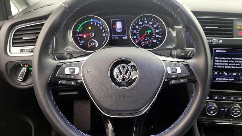 2019 Volkswagen Golf SE 10