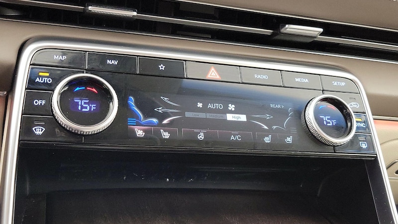 2022 Genesis GV80  17