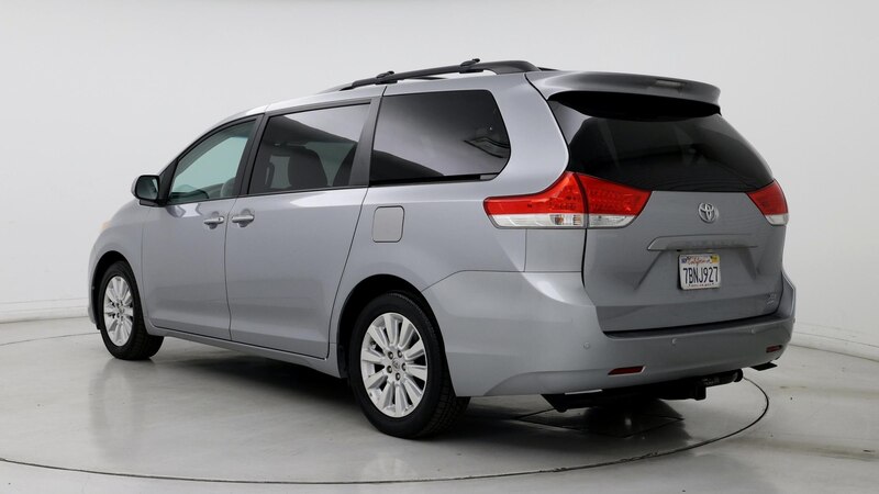 2013 Toyota Sienna XLE 2