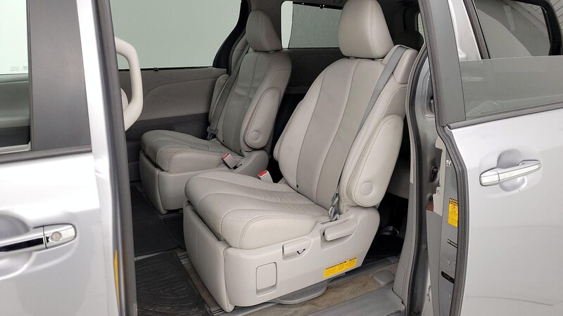 2013 Toyota Sienna XLE 20