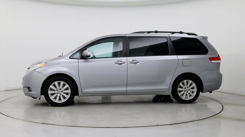 2013 Toyota Sienna XLE 3