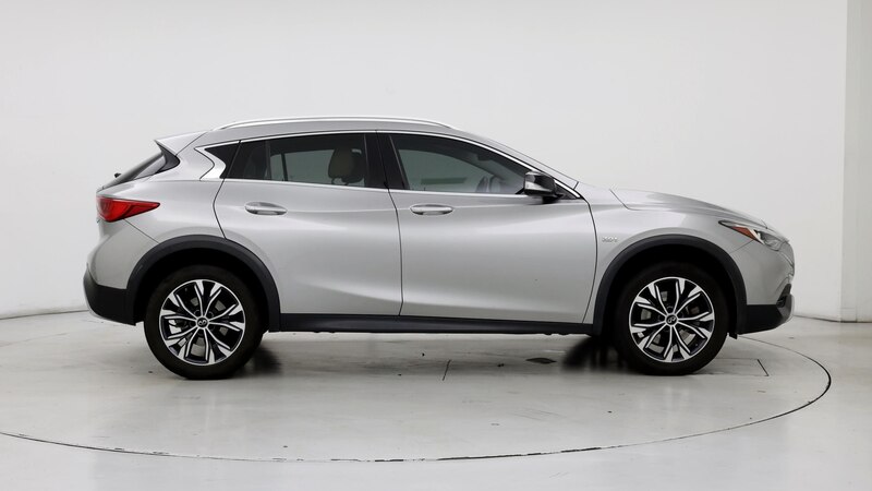 2018 INFINITI QX30 Luxe 7