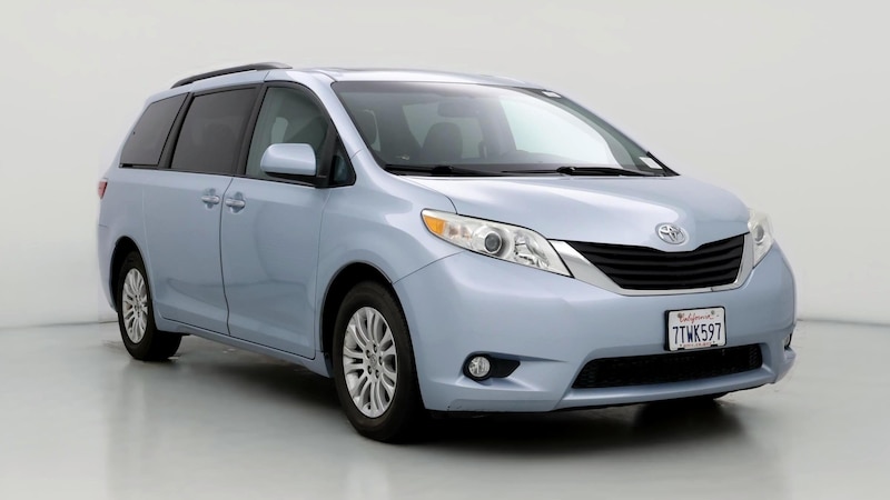 2016 Toyota Sienna XLE Hero Image