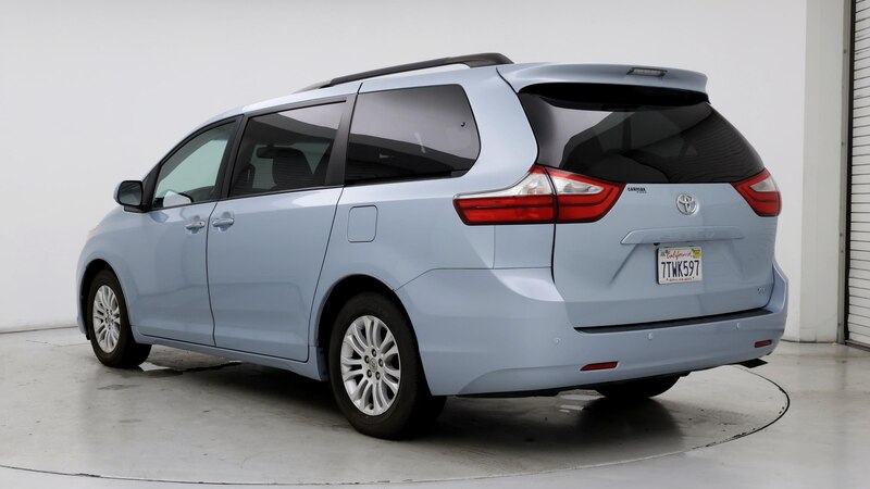 2016 Toyota Sienna XLE 2