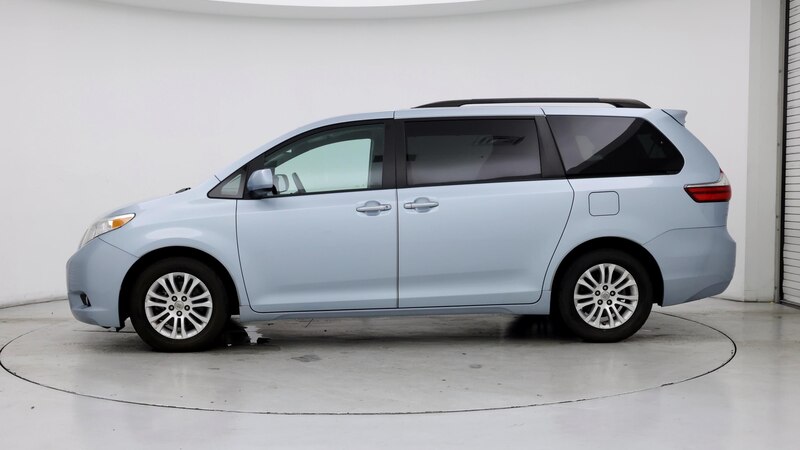 2016 Toyota Sienna XLE 3