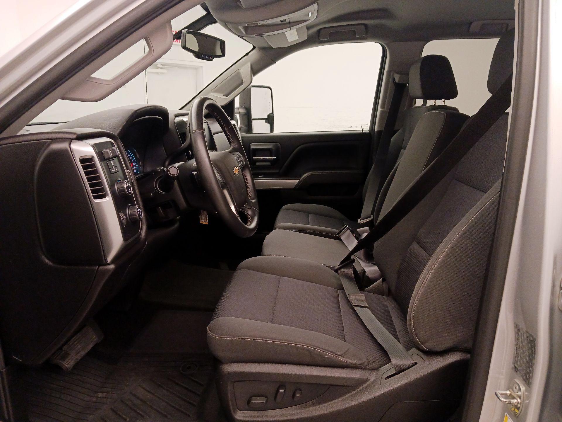 Thumbnail: 2018 Chevrolet Silverado 3500 - 11