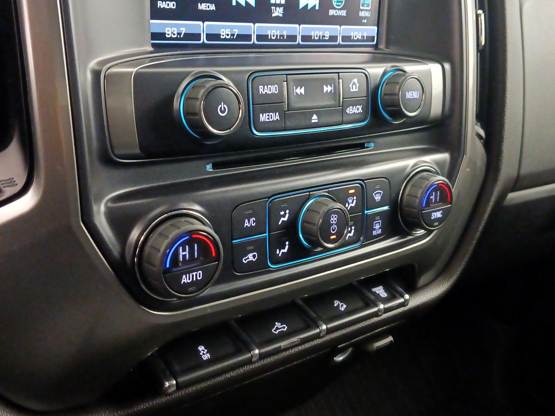 Thumbnail: 2018 Chevrolet Silverado 3500 - 17