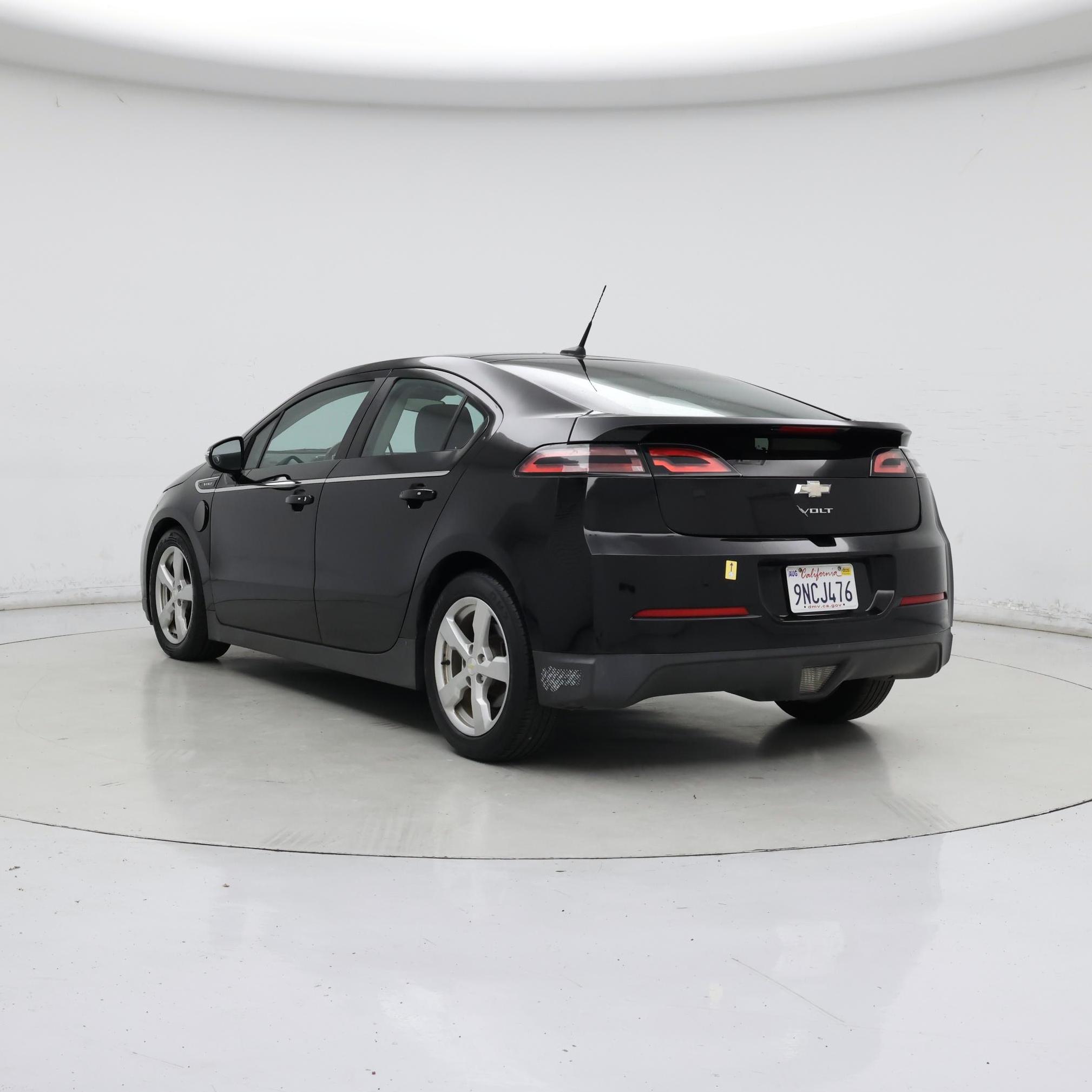 Thumbnail: 2014 Chevrolet Volt - 2