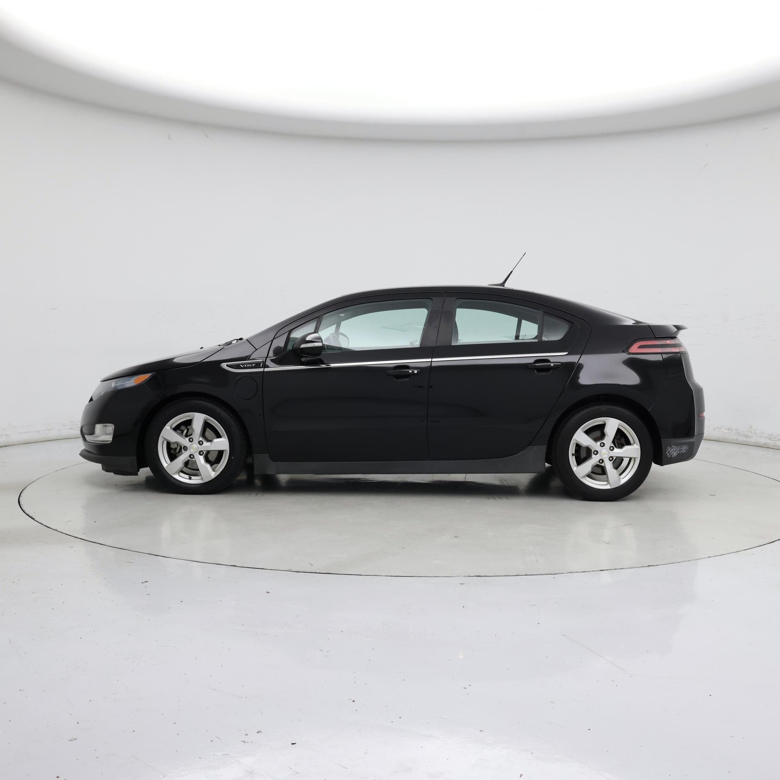 Thumbnail: 2014 Chevrolet Volt - 3
