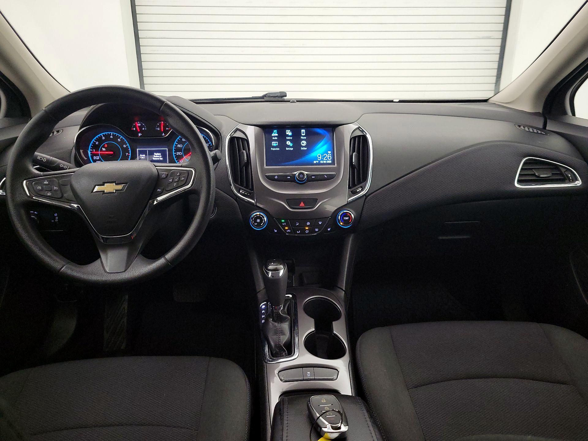 Thumbnail: 2017 Chevrolet Cruze - 9