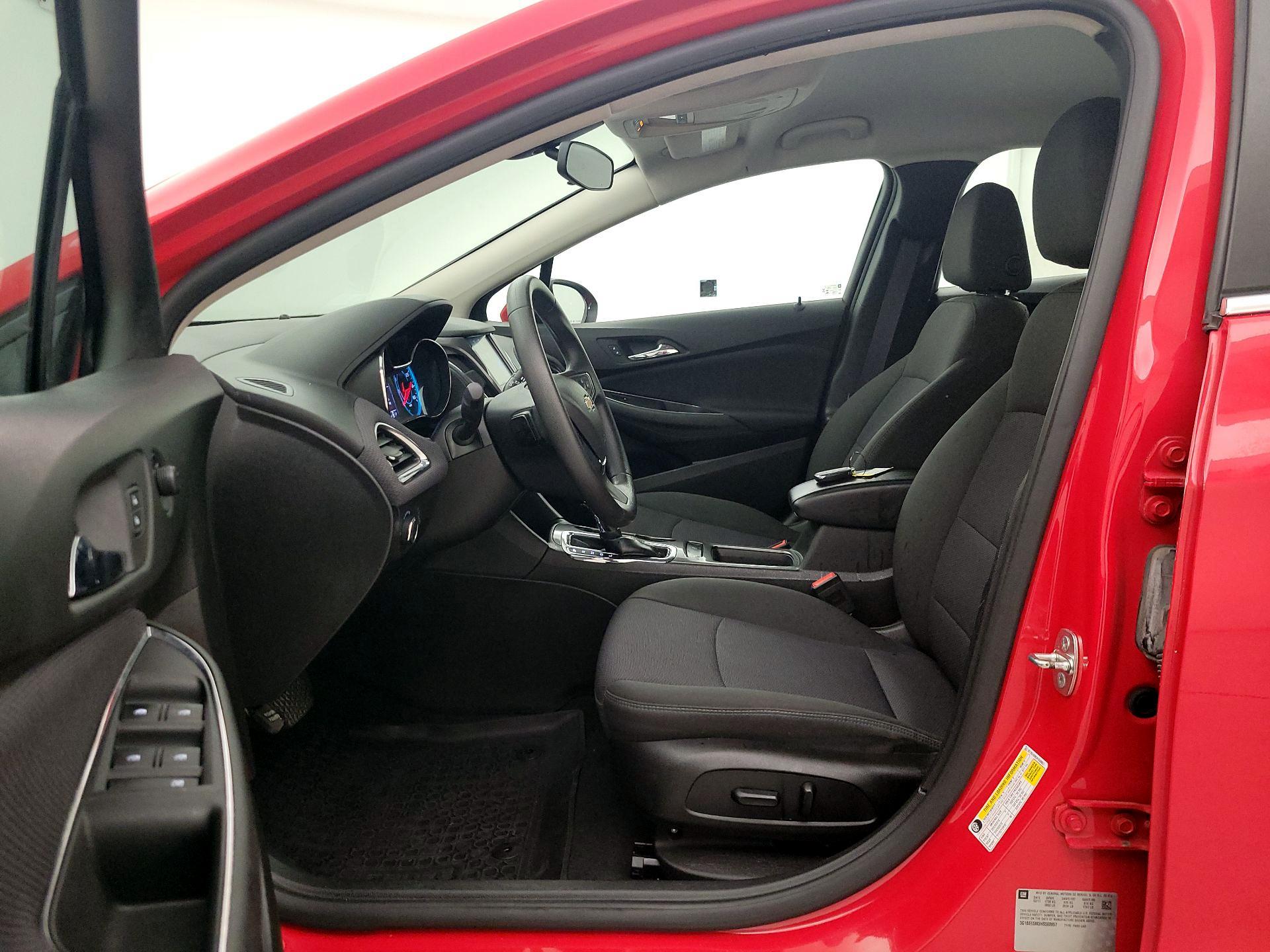Thumbnail: 2017 Chevrolet Cruze - 11