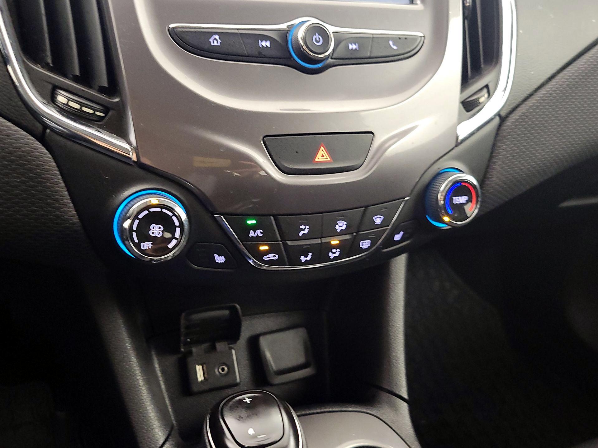 Thumbnail: 2017 Chevrolet Cruze - 15