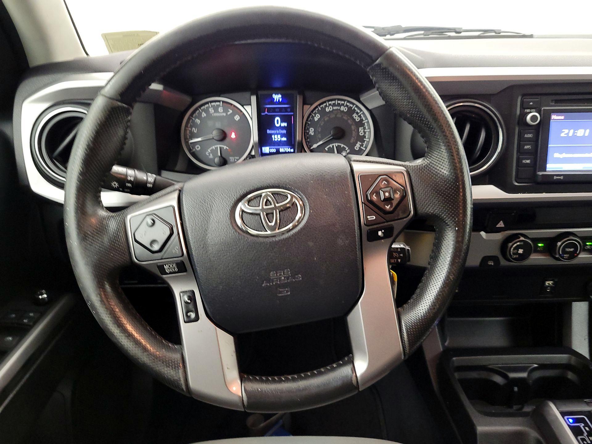 Thumbnail: 2016 Toyota Tacoma - 10