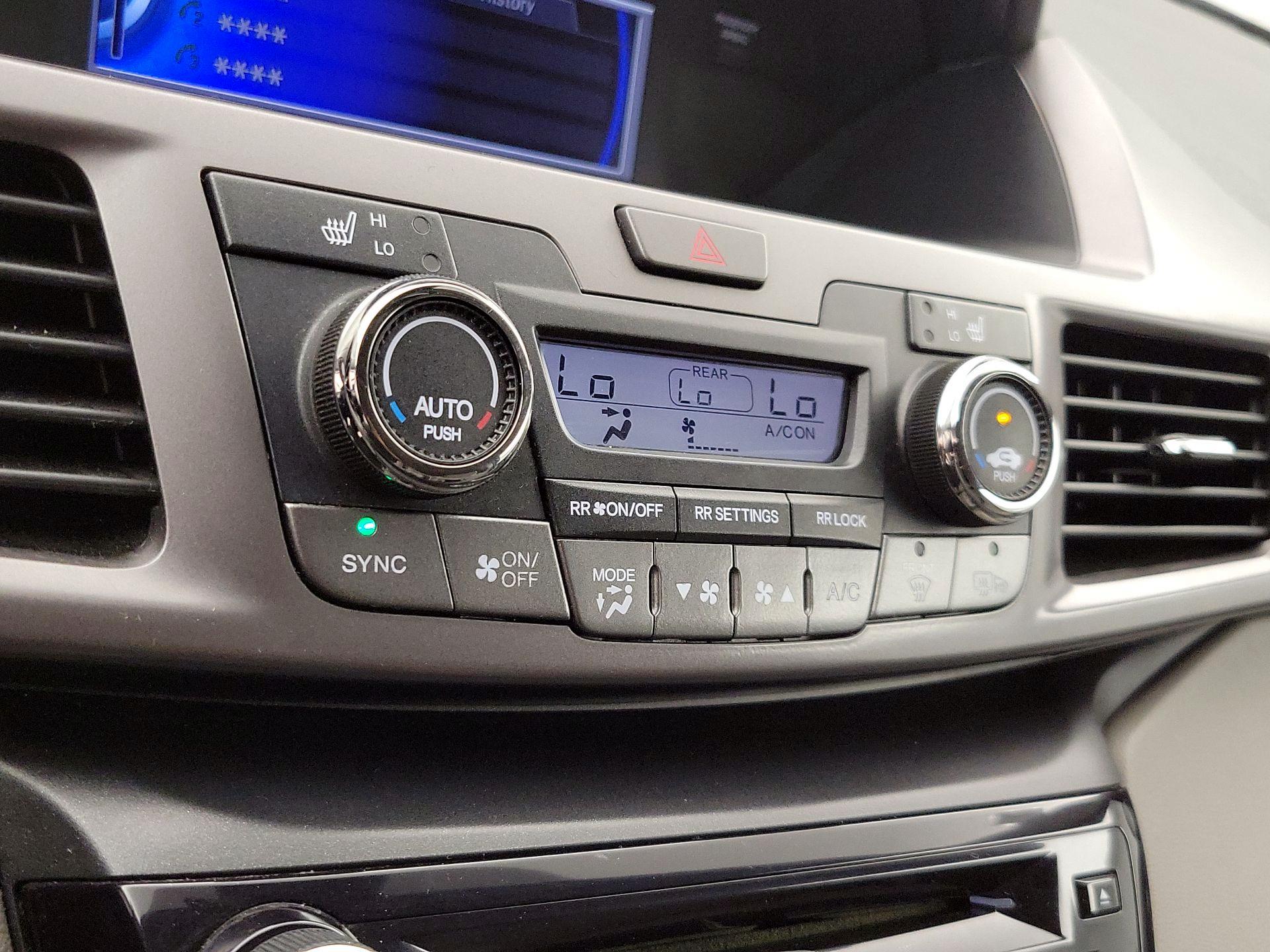 Thumbnail: 2015 Honda Odyssey - 16