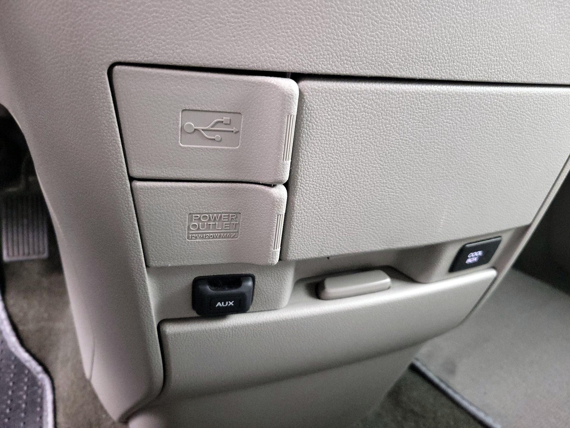 Thumbnail: 2015 Honda Odyssey - 18