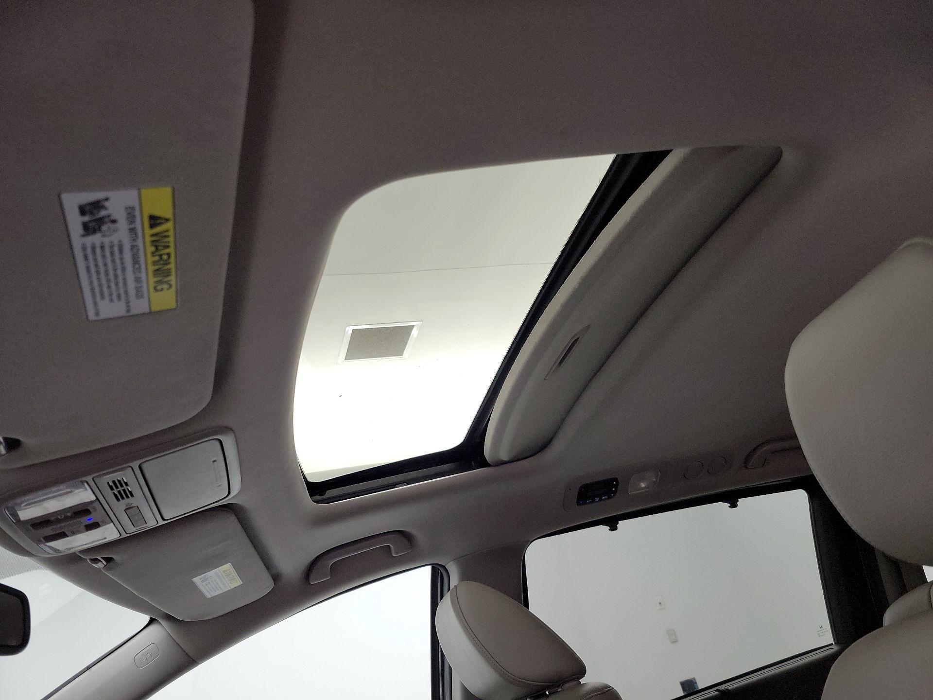 Thumbnail: 2015 Honda Odyssey - 19