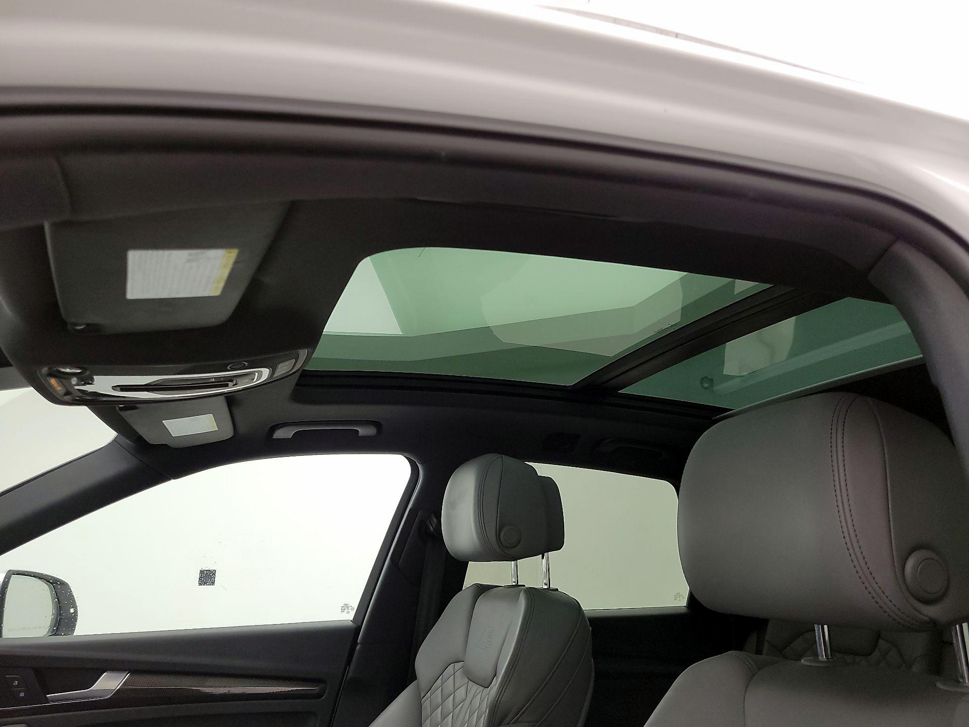 Thumbnail: 2018 Audi SQ5 - 19