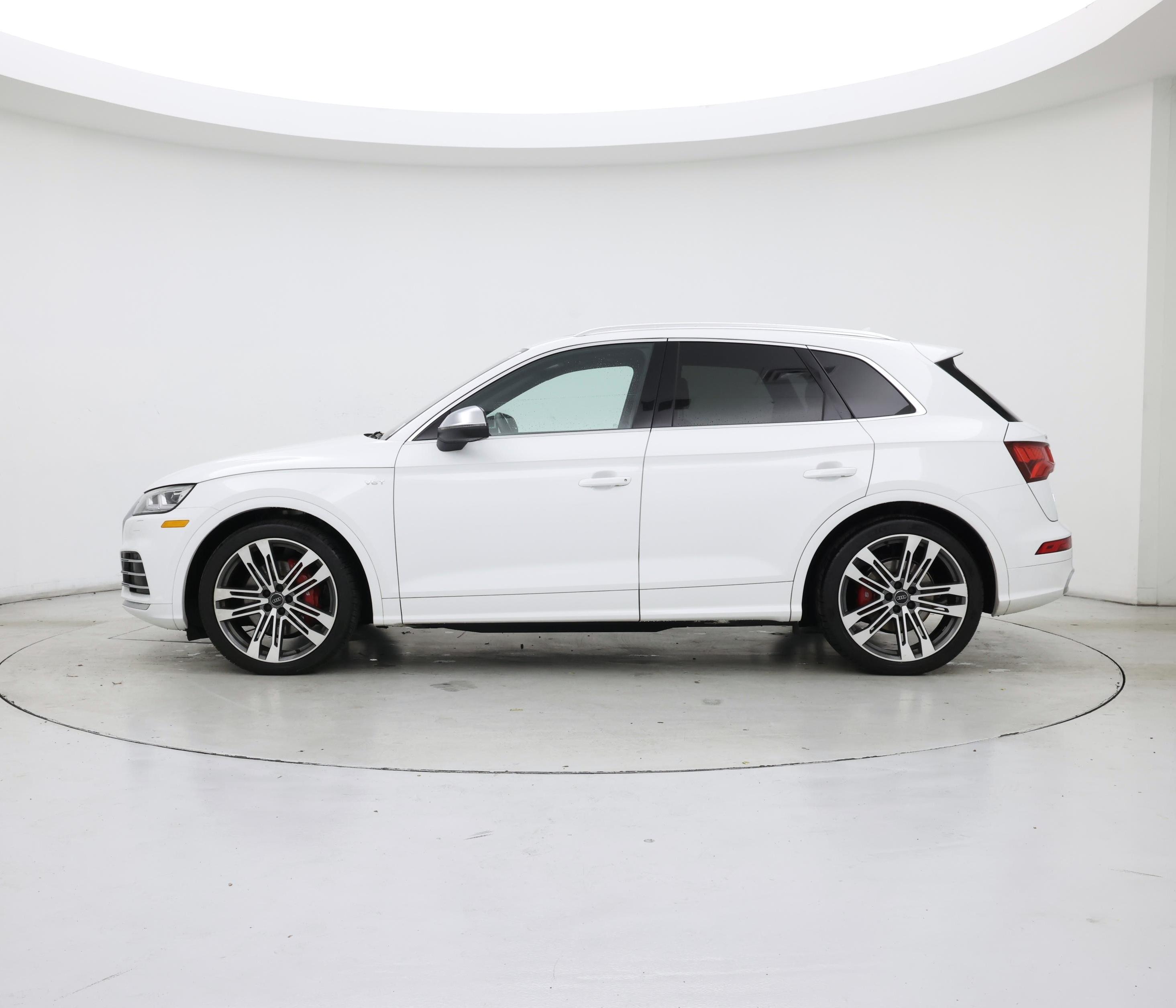Thumbnail: 2018 Audi SQ5 - 3