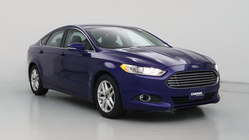 2016 Ford Fusion SE Hero Image