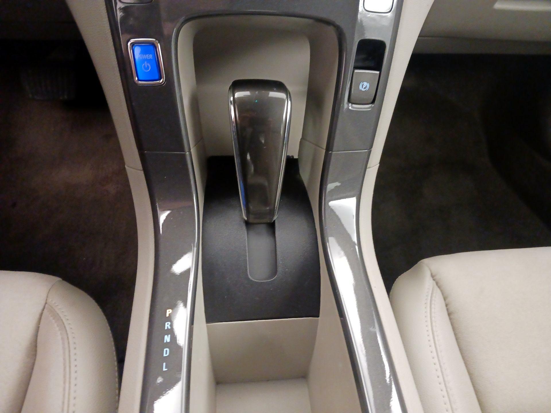 Thumbnail: 2014 Chevrolet Volt - 18